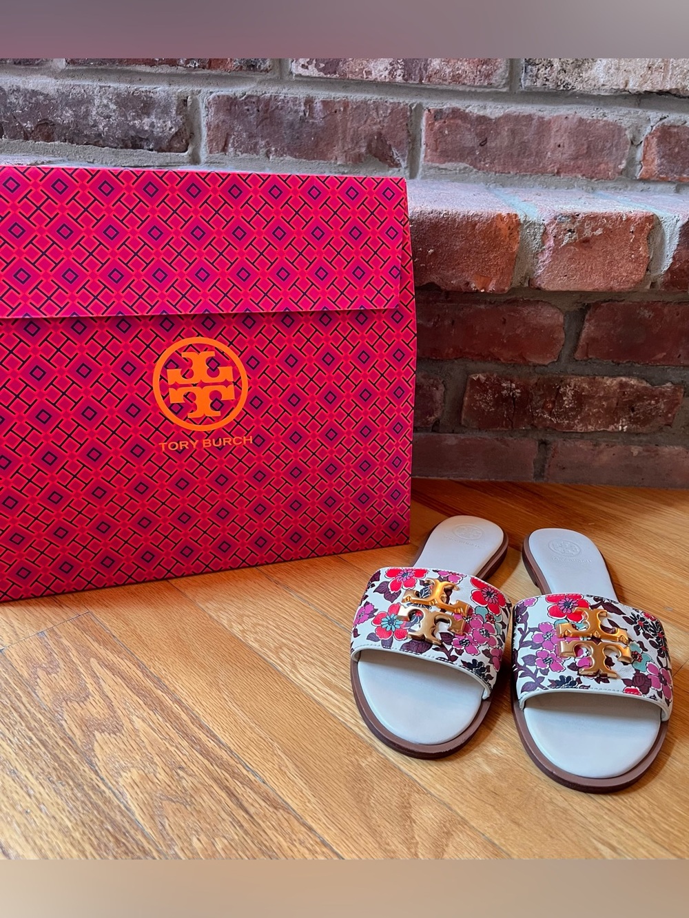 Tory Burch Cream Red Blue Wallpaper Floral Printed Everly Leather Slide Sandals